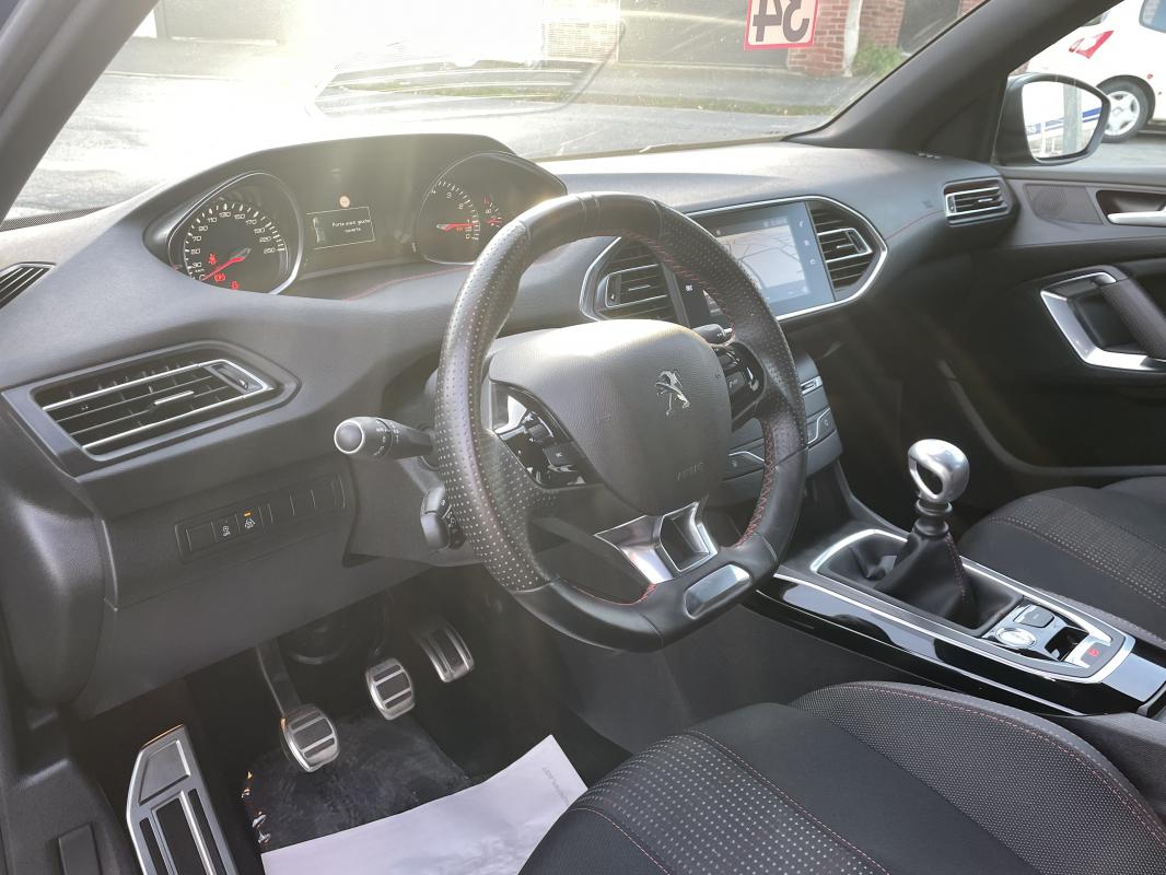 Peugeot 308 - GT - LINE 1.2 ESSENCE 130 BVM6