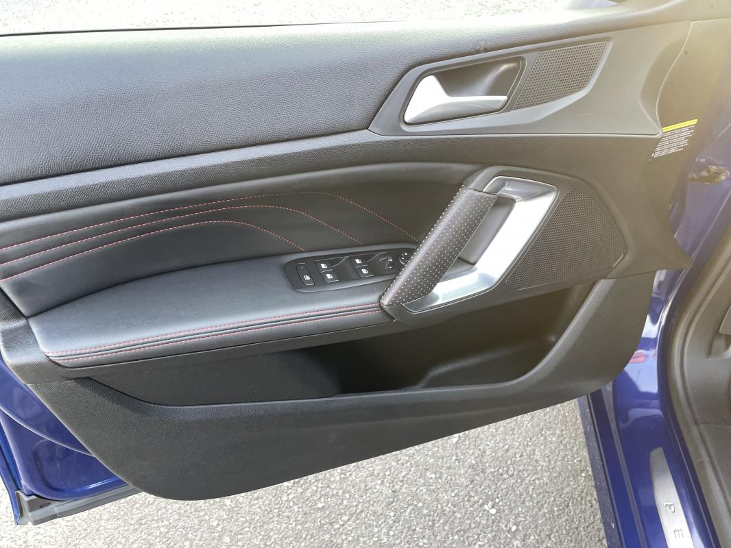 Peugeot 308 - GT - LINE 1.2 ESSENCE 130 BVM6